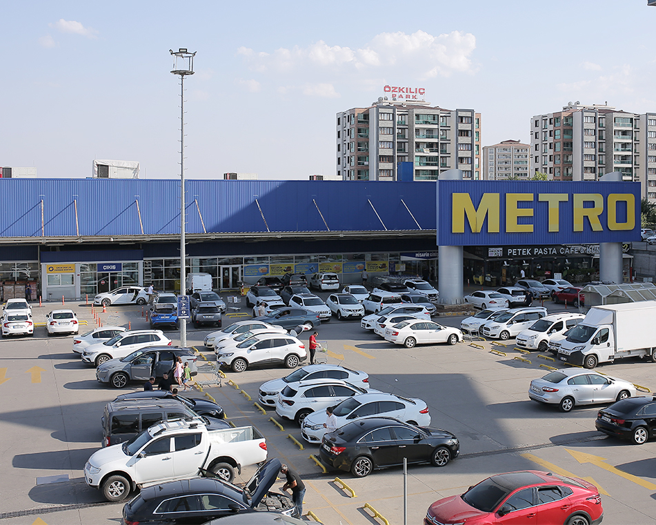Tamamlanan Projeler 26 Diyarbakır-Bağcılar Metro Gross Market AVM (20.548 m2)